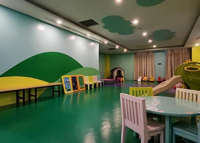 Apartment 14e Bgc Unit 3 Mins Walk To The Venice Grand Canal Mall Pet Friendly